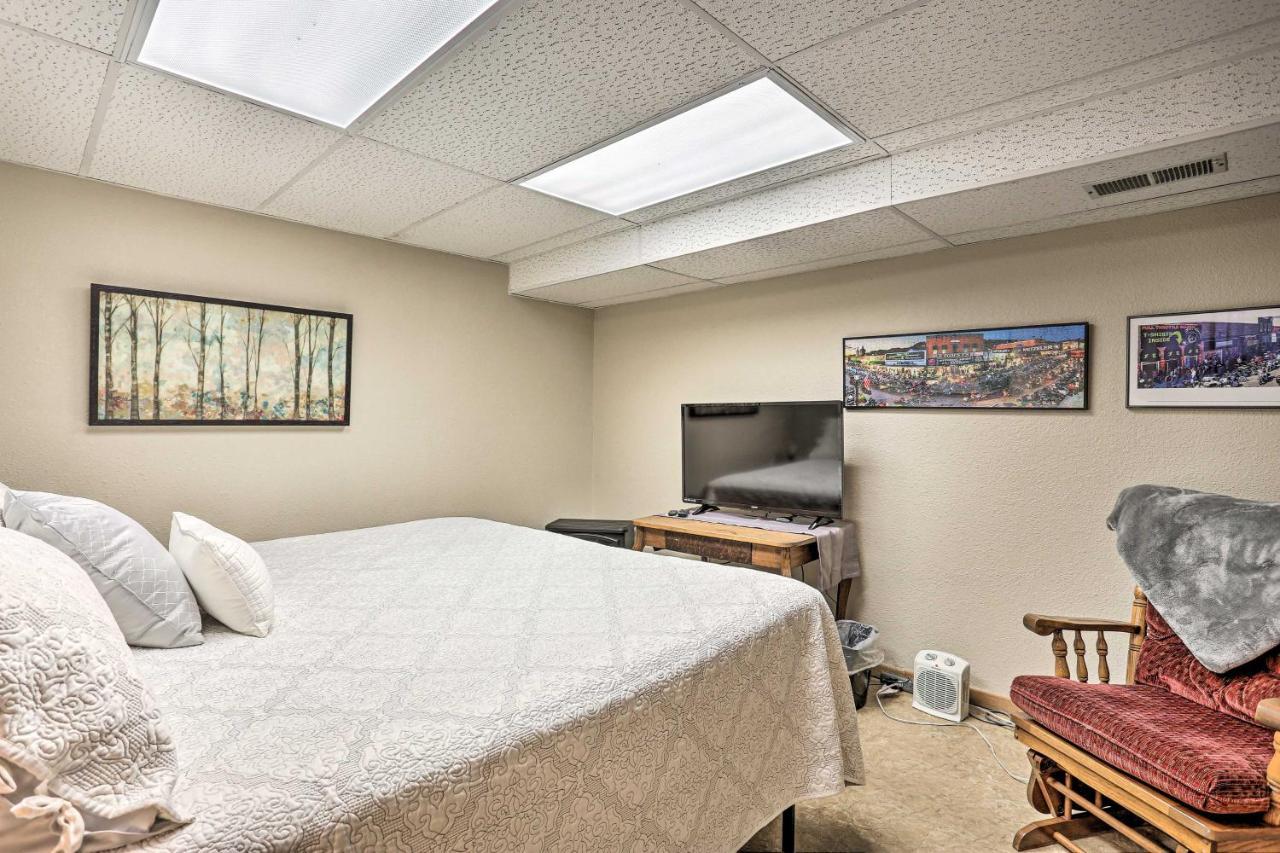 Centrally Located Sturgis Apt On Main St With Garage Buitenkant foto